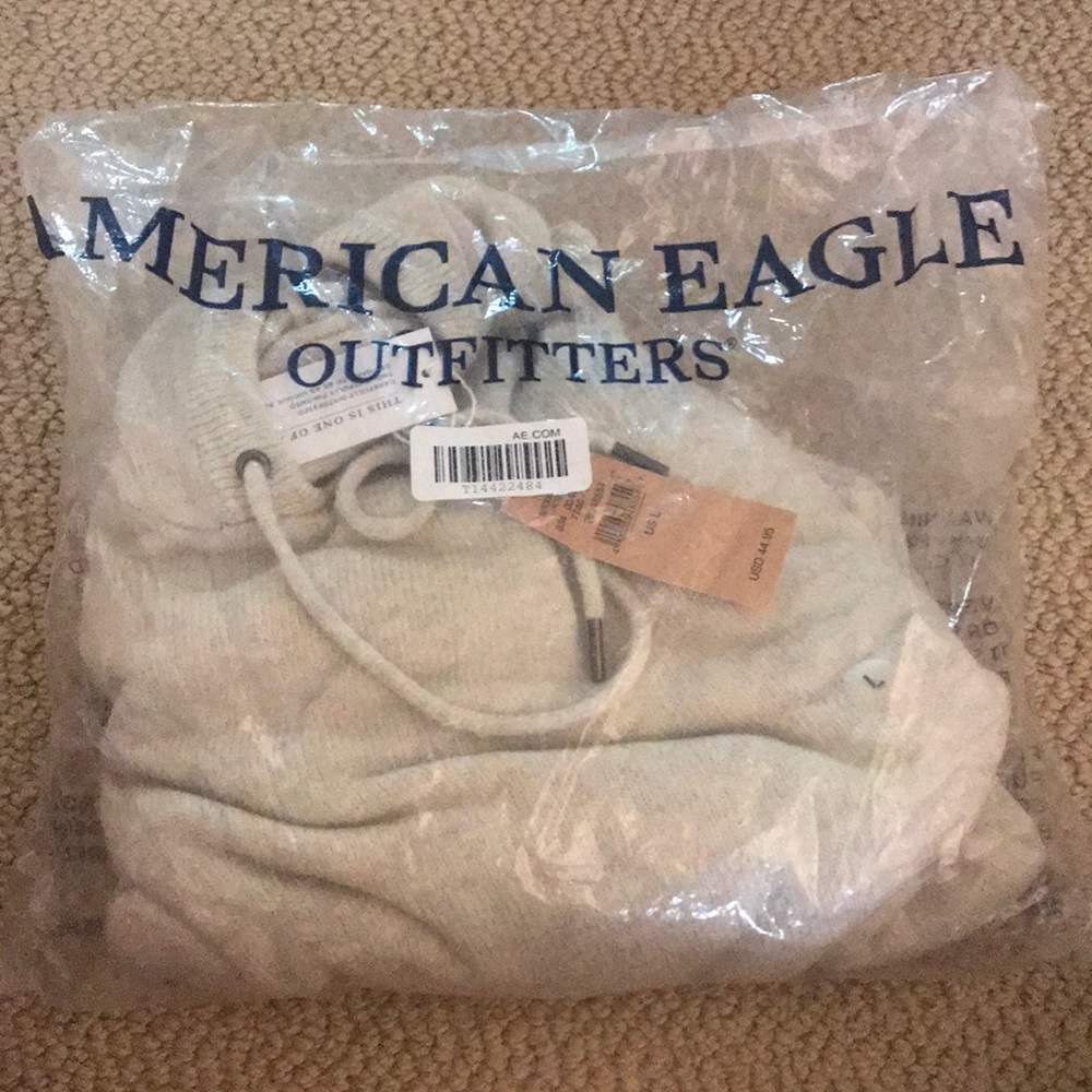 American Eagle pullover sweater